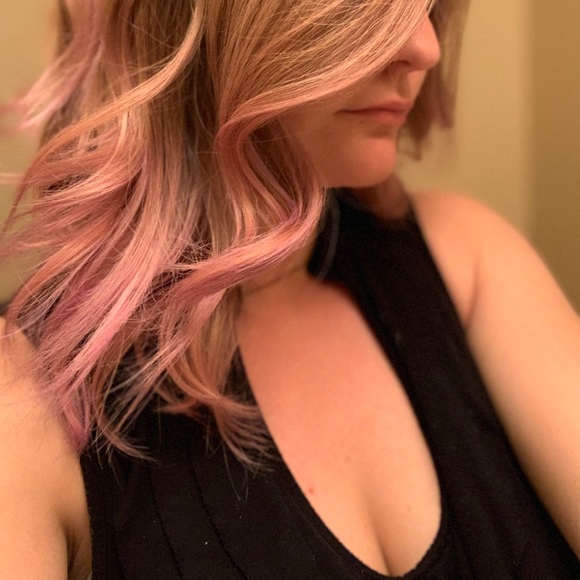 Poshmark Ambassador, Aanna - Picture 3 of 3